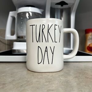 Rae Dunn.. Turkey Day Mug